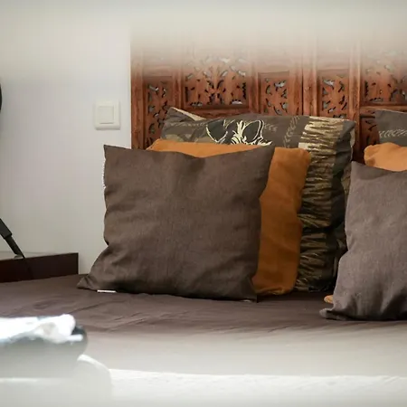 Bed & Breakfast D'hotes Sous Les Grands Chenes Nomade Saint-Etienne-de-Corcoue