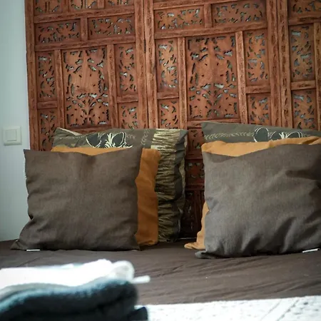 D'hotes Sous Les Grands Chenes Nomade Bed & Breakfast Saint-Etienne-de-Corcoue