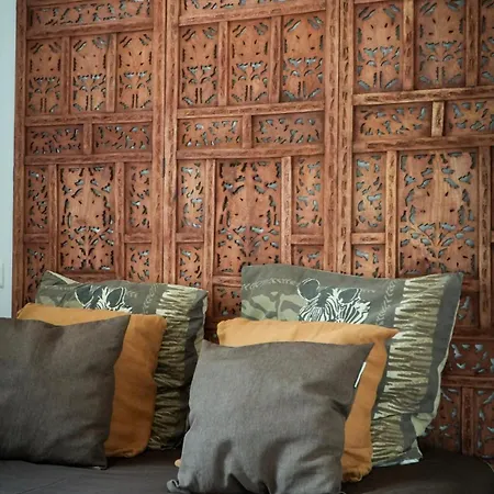 D'hotes Sous Les Grands Chenes Nomade Saint-Etienne-de-Corcoue