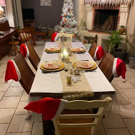 Bed and Breakfast D'hotes Sous Les Grands Chenes Nomade Saint-Etienne-de-Corcoue