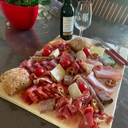 D'hotes Sous Les Grands Chenes Nomade Bed & Breakfast *