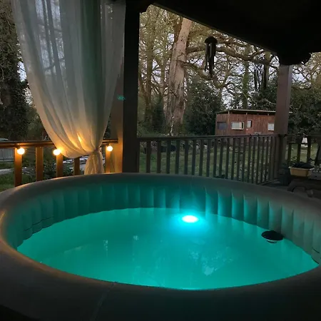 D'hotes Sous Les Grands Chenes Nomade Saint-Etienne-de-Corcoue