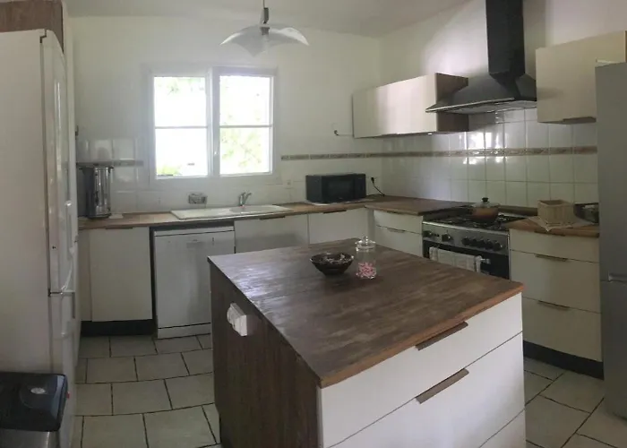 ベッド・アンド・ブレックファスト D'hotes Sous Les Grands Chenes Nomade