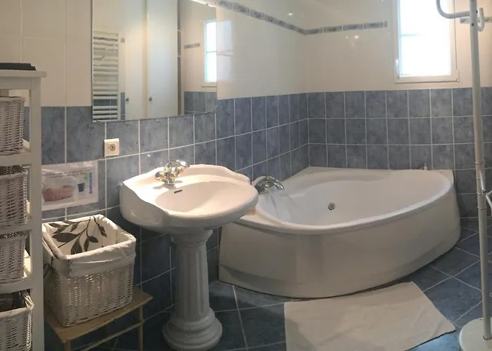 D'hotes Sous Les Grands Chenes Nomade ベッド・アンド・ブレックファスト *